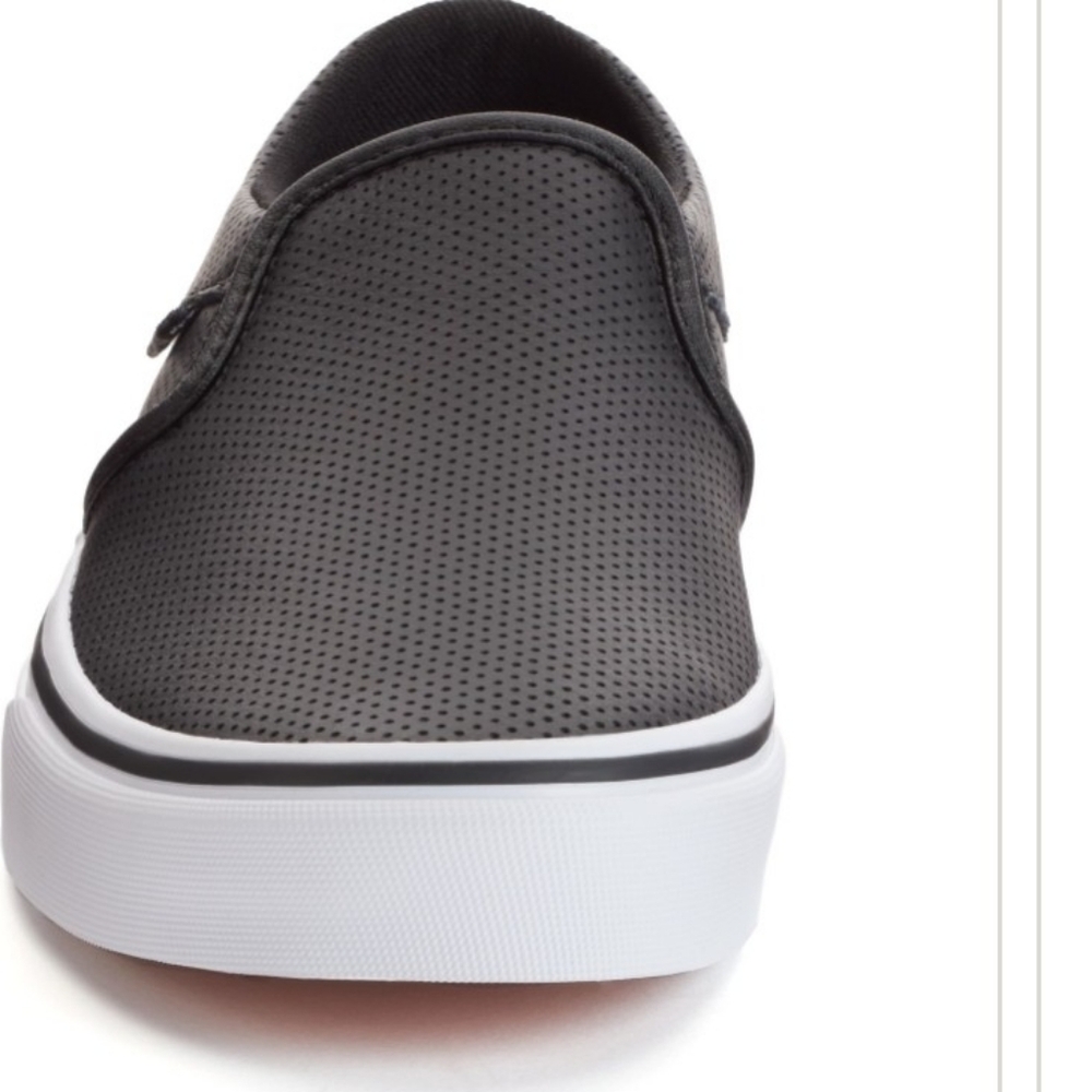 Vans-Woman's Black Slip-On Sneakers
